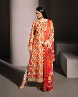 Sarah Khan feet photo thumbnail