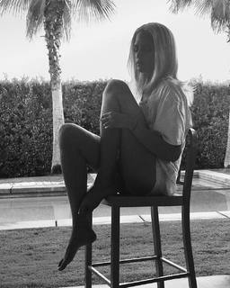 Sarah Knappik feet photo 6