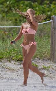 Sarah Kohan feet photo 15
