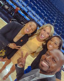 Sarah Kustok feet photo 14