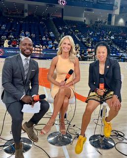 Sarah Kustok feet photo 7