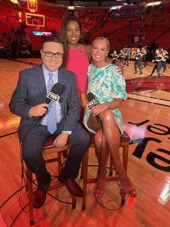 Sarah Kustok feet photo 3