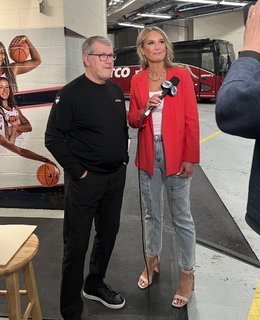 Sarah Kustok feet photo 16