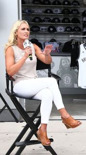Sarah Kustok feet photo 6