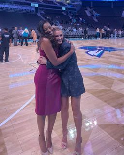 Sarah Kustok feet photo 5