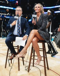 Sarah Kustok feet photo 4