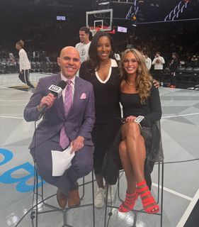 Sarah Kustok feet photo 3