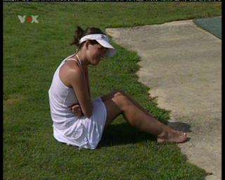 Sarah Kuttner feet photo 6