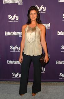 Sarah Lancaster feet photo thumbnail