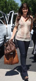 Sarah Lancaster feet photo thumbnail