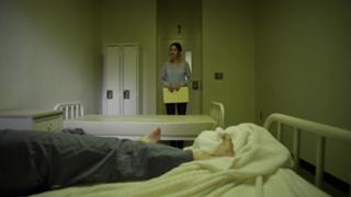 Sarah Lind feet photo 10