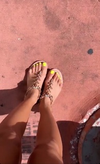 Sarah Lopez feet photo 8