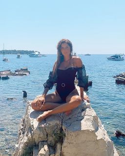 Sarah Lopez feet photo 11