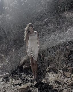 Sarah Lopez feet photo 9