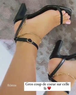 Sarah Lopez feet photo 9