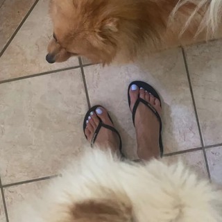 Sarah Lopez feet photo 2