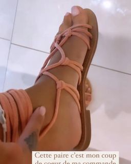 Sarah Lopez feet photo 9