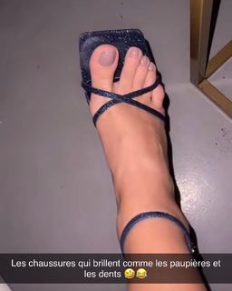 Sarah Lopez feet photo 4