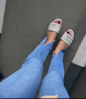 Sarah Lopez feet photo 17