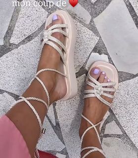 Sarah Lopez feet photo 6
