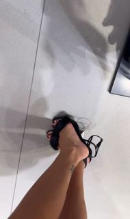 Sarah Lopez feet photo 10