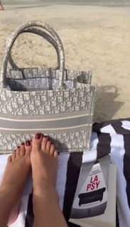 Sarah Lopez feet photo 14