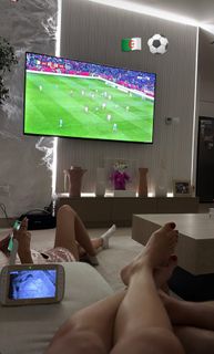 Sarah Lopez feet photo 9
