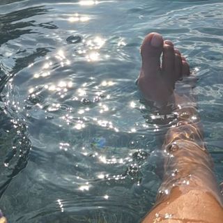 Sarah Lopez feet photo 4