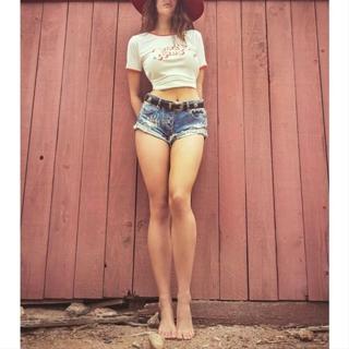 Sarah McDaniel feet photo 2