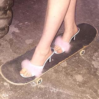 Sarah McDaniel feet photo 11