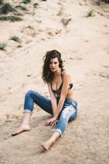 Sarah McDaniel feet photo 10