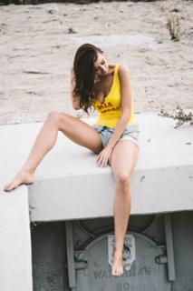 Sarah McDaniel feet photo 9