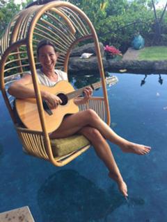 Sarah McLachlan feet photo thumbnail