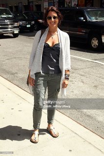 Sarah McLachlan feet photo thumbnail