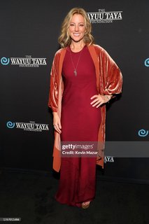 Sarah McLachlan feet photo thumbnail