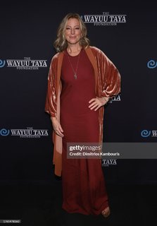 Sarah McLachlan feet photo thumbnail