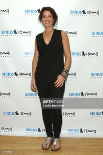 Sarah McLachlan feet photo thumbnail
