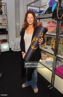 Sarah McLachlan feet photo thumbnail