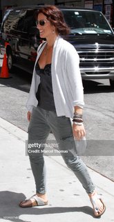 Sarah McLachlan feet photo thumbnail