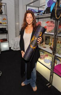 Sarah McLachlan feet photo thumbnail