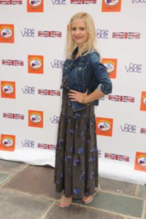 Sarah Michelle Gellar feet photo thumbnail