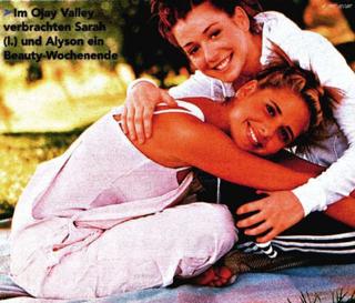 Sarah Michelle Gellar feet photo thumbnail