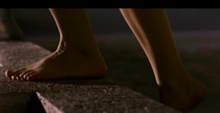 Sarah Michelle Gellar feet photo thumbnail