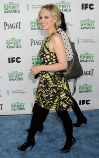 Sarah Michelle Gellar feet photo thumbnail