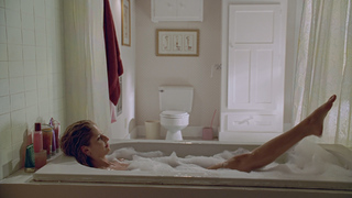 Sarah Michelle Gellar feet photo thumbnail
