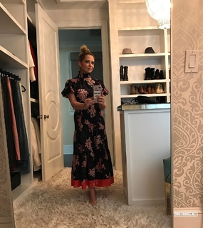Sarah Michelle Gellar feet photo thumbnail
