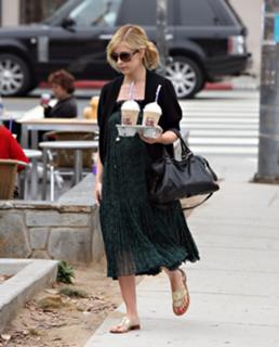Sarah Michelle Gellar feet photo thumbnail