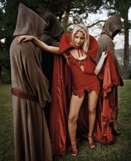 Sarah Michelle Gellar feet photo thumbnail
