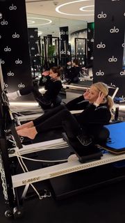 Sarah Michelle Gellar feet photo thumbnail