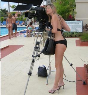 Sarah Mintz feet photo 15